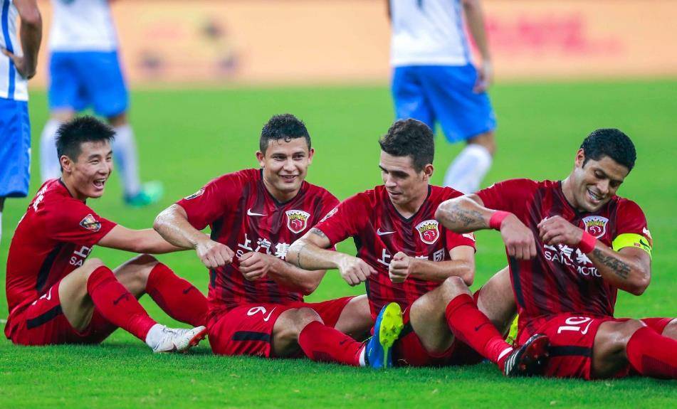 上港刚战平申花！国脚前锋就提前官宣离队留洋德甲，孙祥已批准