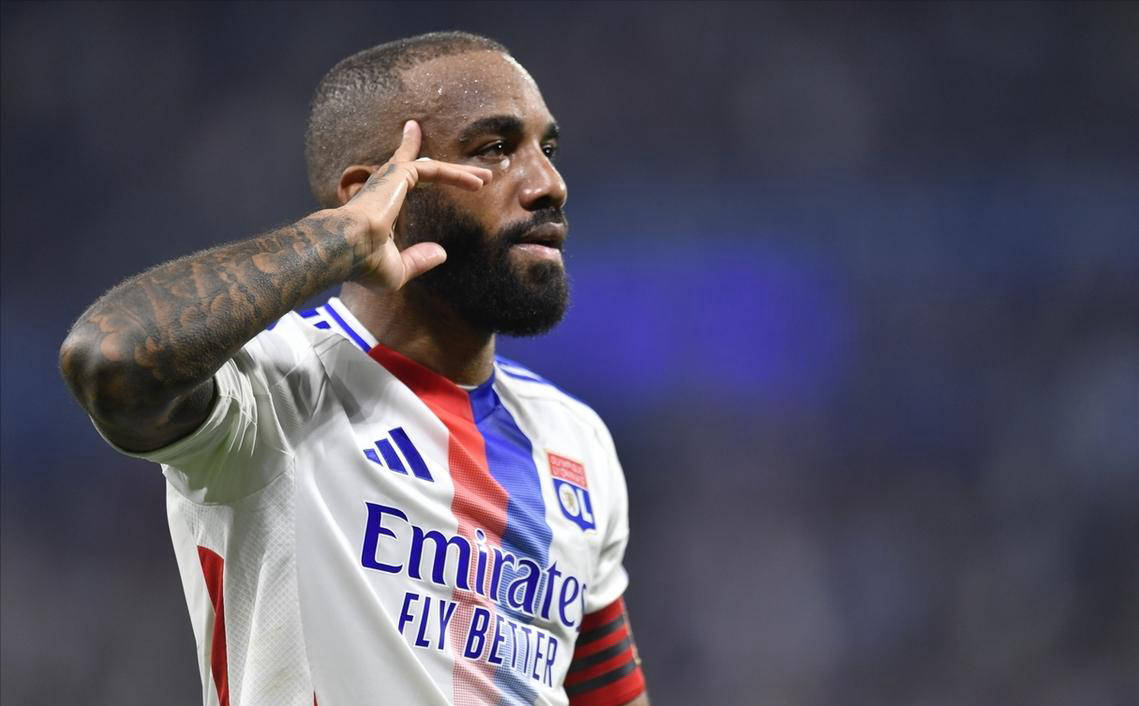 33岁阿森纳旧将发威，助里昂逆转法甲第5队，成功避免连败