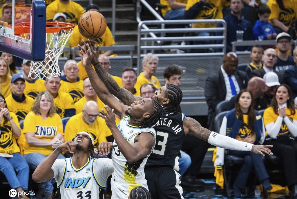 西卡25+7字母空砍36+12 步行者击退雄鹿先下一城