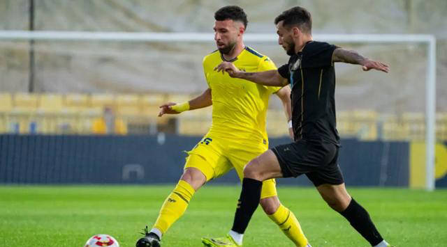 西甲焦点战：比利亚雷亚尔表现稳健，皇家社会状态低迷